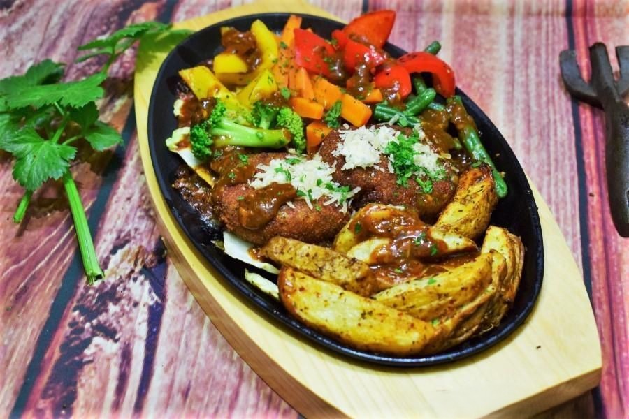 Veg Sizzler — Hotel Shingar