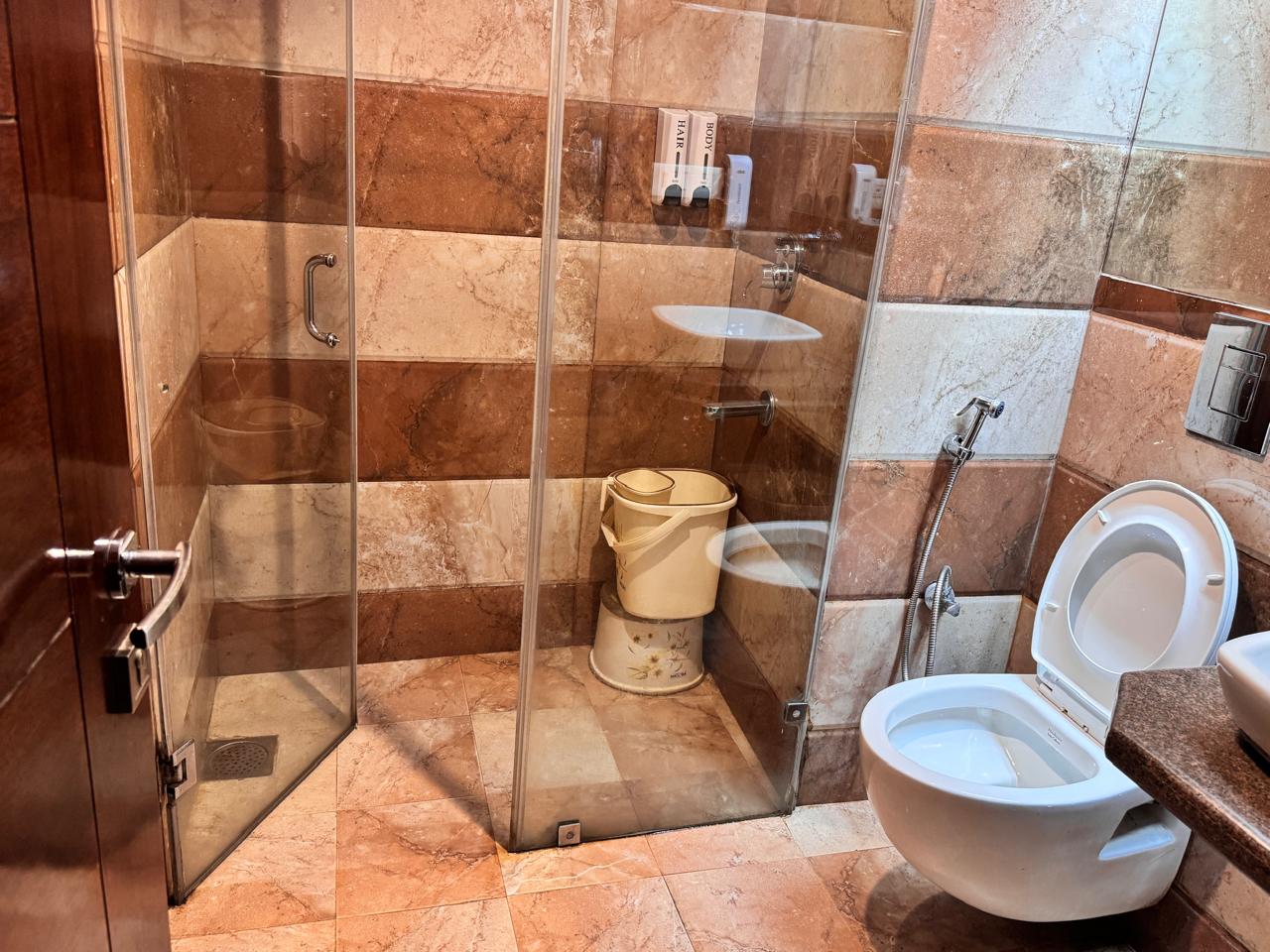 Luxury Suite II Bathroom